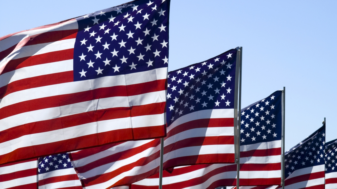 us a Flag Under Blue Sky During Daytime. Wallpaper in 1366x768 Resolution