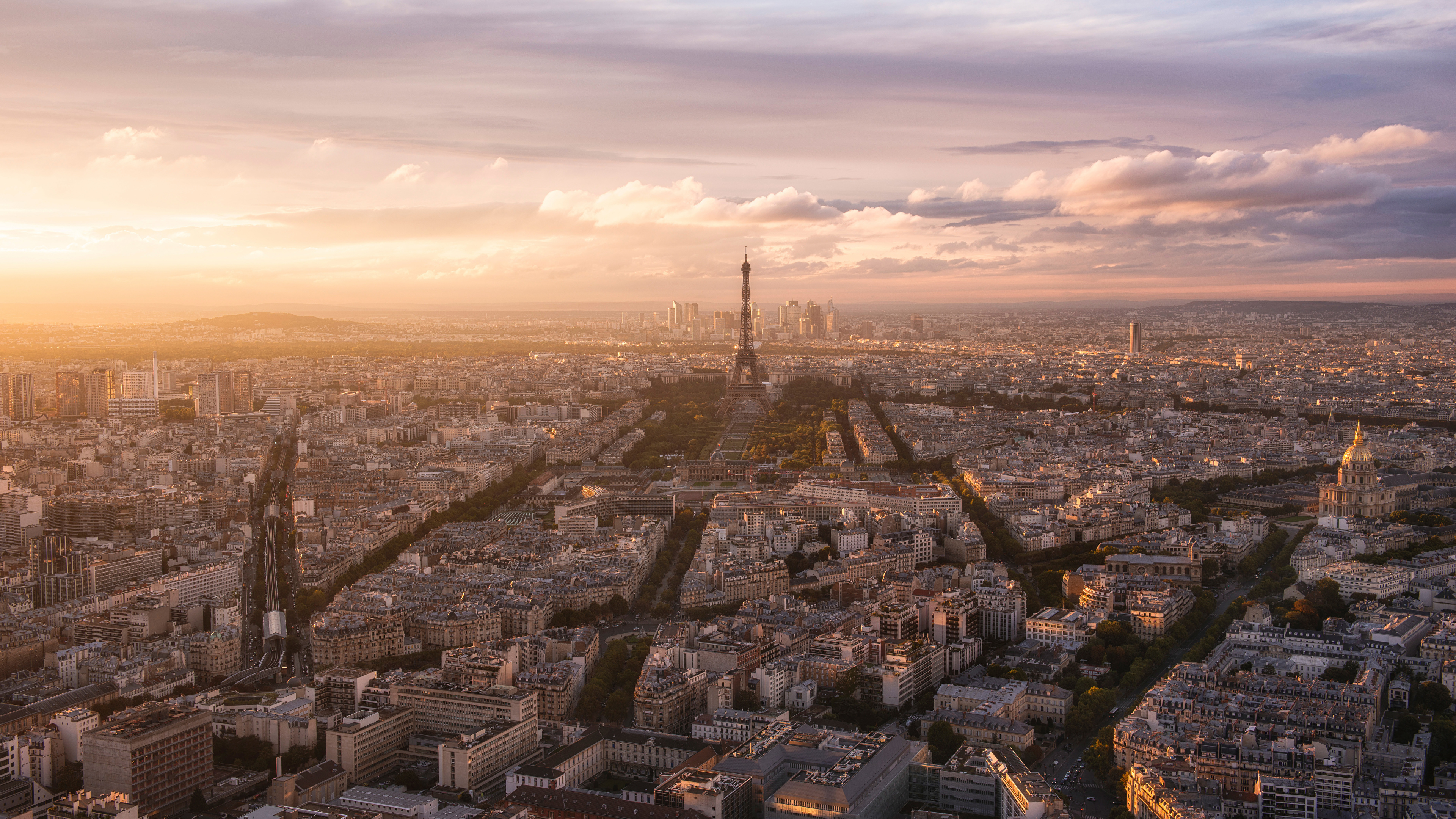 Vista Aérea de Los Edificios de la Ciudad Durante la Puesta de Sol. Wallpaper in 3840x2160 Resolution