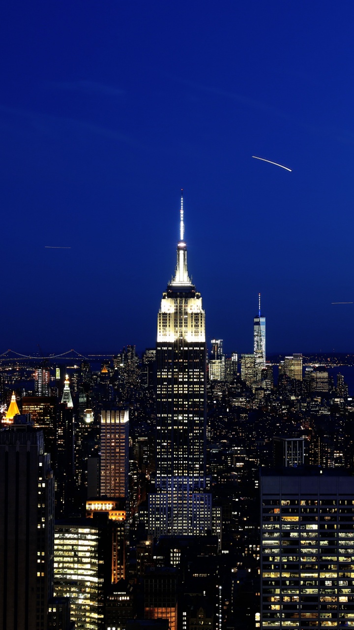 Skyline Der Stadt Bei Nacht Night. Wallpaper in 720x1280 Resolution