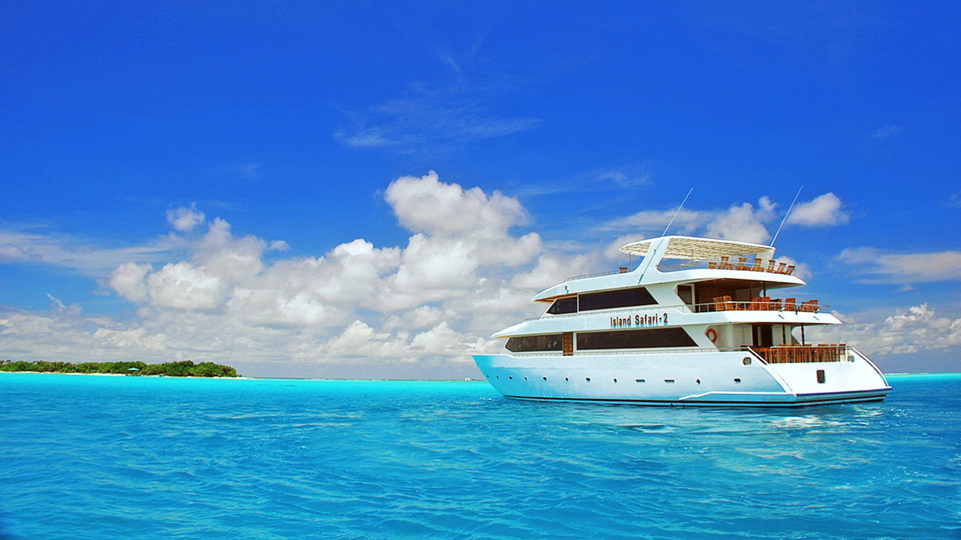 White and Blue Ship on Sea Under Blue Sky During Daytime. Wallpaper in 1920x1080 Resolution