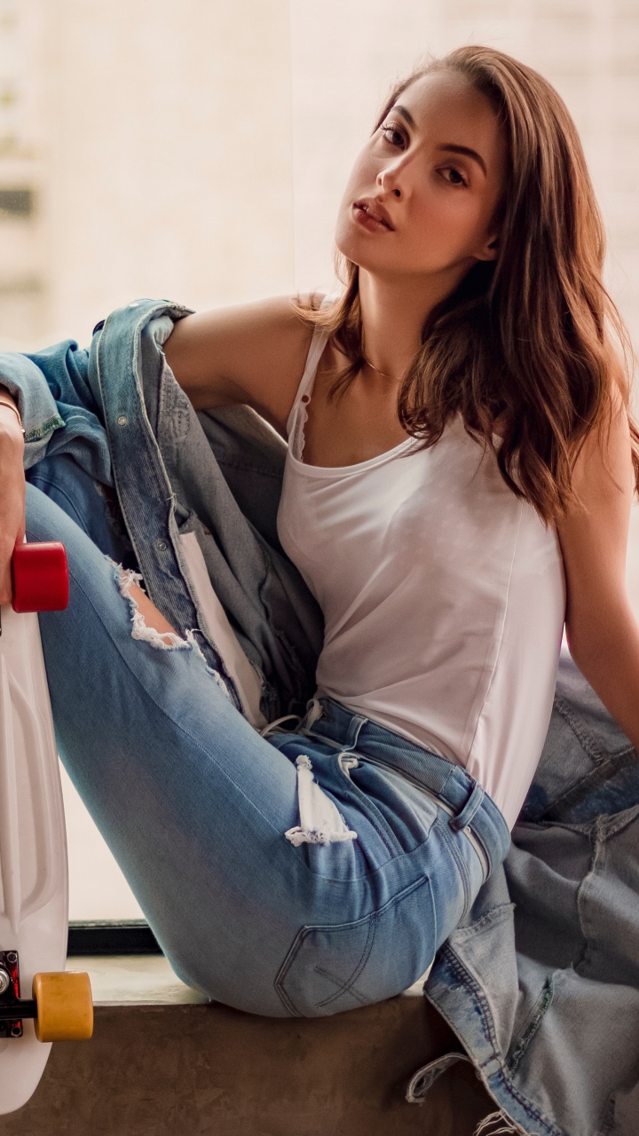 Mode de la Rue, Jeans, Chaussure, Séance, Textile. Wallpaper in 720x1280 Resolution