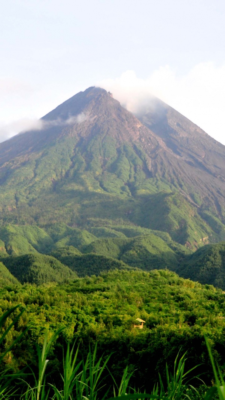 Green and Brown Mountain Under White Clouds During Daytime. Wallpaper in 720x1280 Resolution