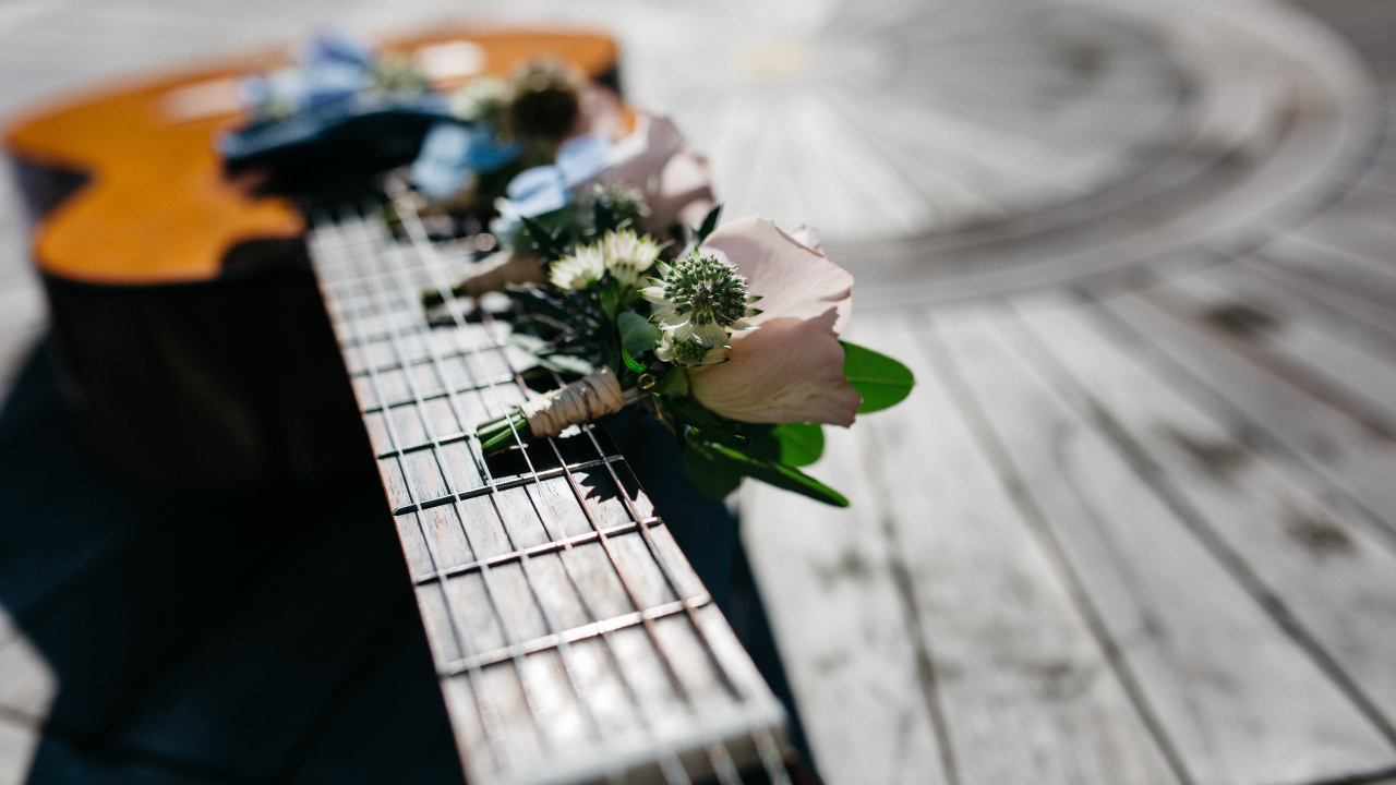 Akustikgitarre, Gezupfte Saiteninstrumente, Blumen Arrangieren, Musikinstrument, Blumenmuster. Wallpaper in 1280x720 Resolution