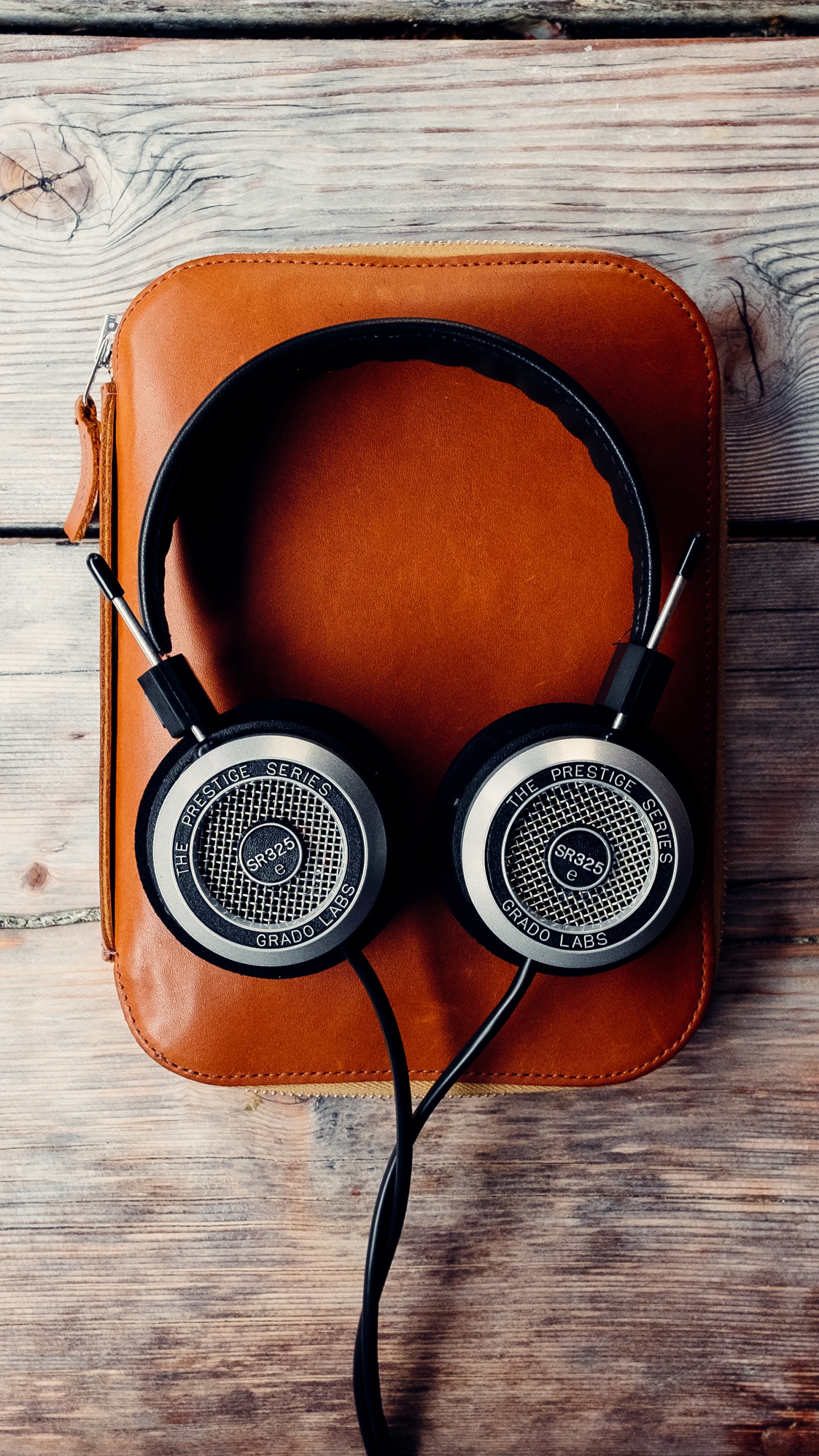 Kopfhörer, Audiogeräten, Gadget, Orange, Holz. Wallpaper in 1440x2560 Resolution