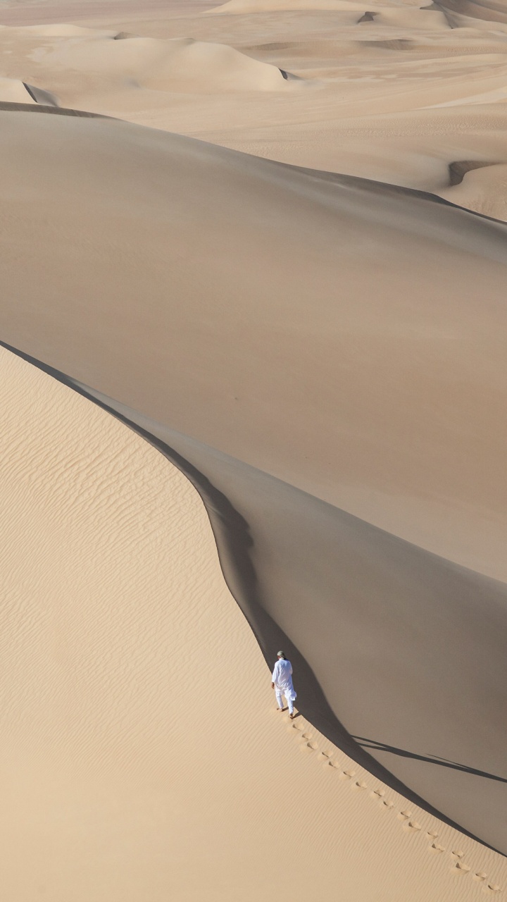 Brown Sand Field During Daytime. Wallpaper in 720x1280 Resolution