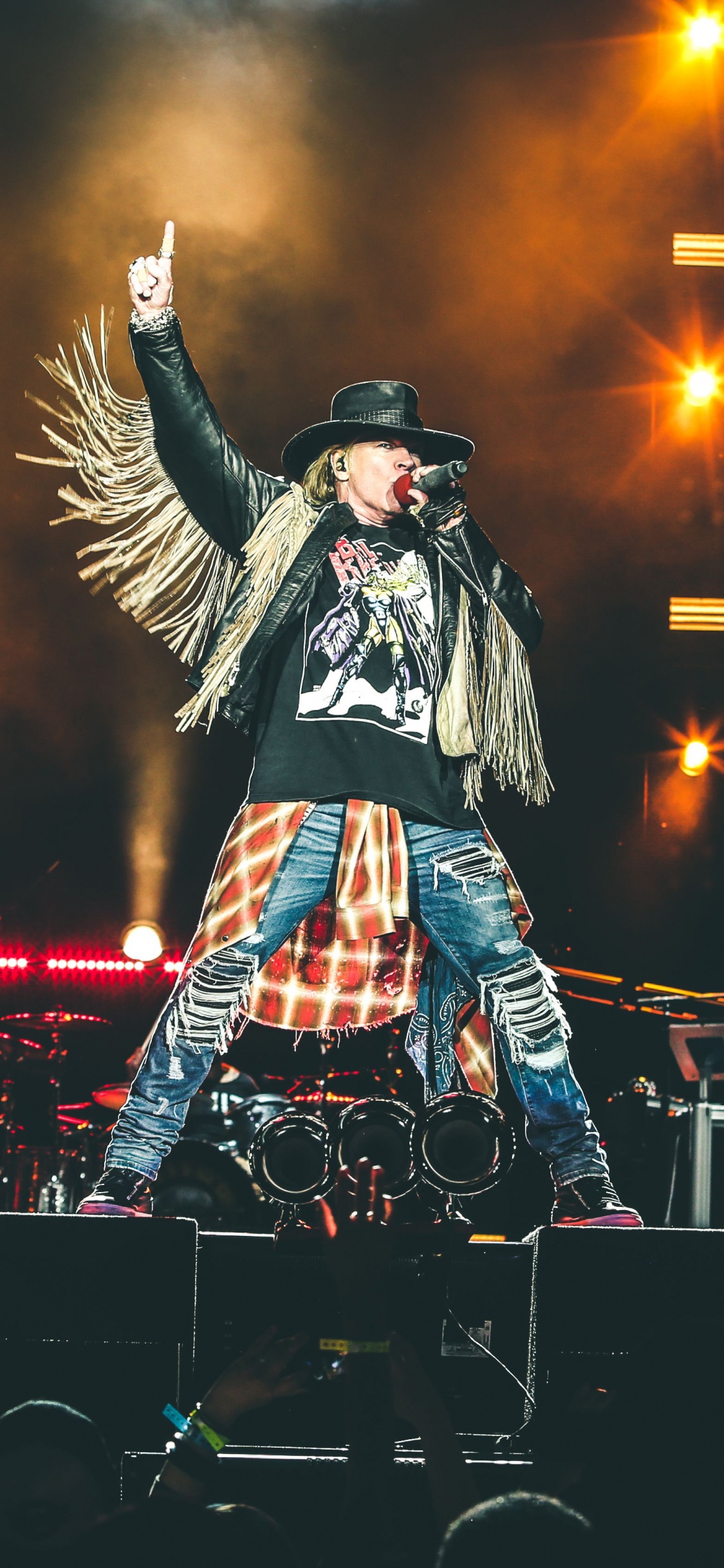 Nicht in Diesem Leben-Tour, Guns N Roses, Konzert, Leistung, Unterhaltung. Wallpaper in 1125x2436 Resolution