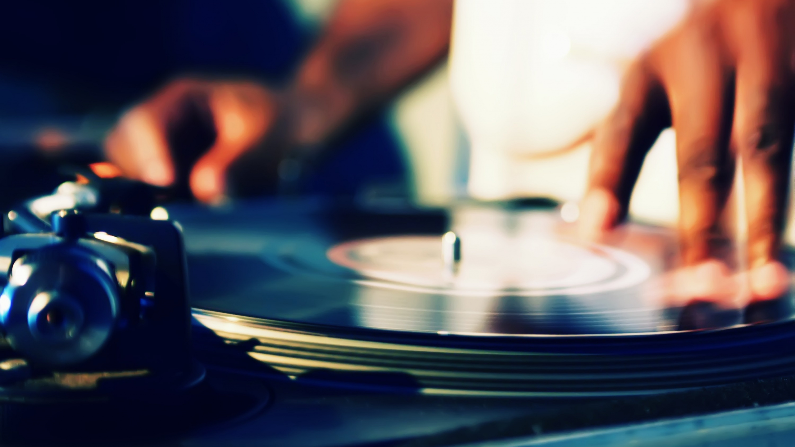 dj 壁纸 2560x1440 允许