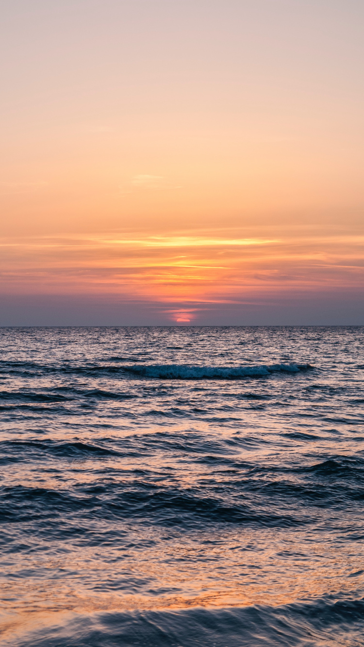Horizon, Body of Water, Sea, Ocean, Wave. Wallpaper in 750x1334 Resolution