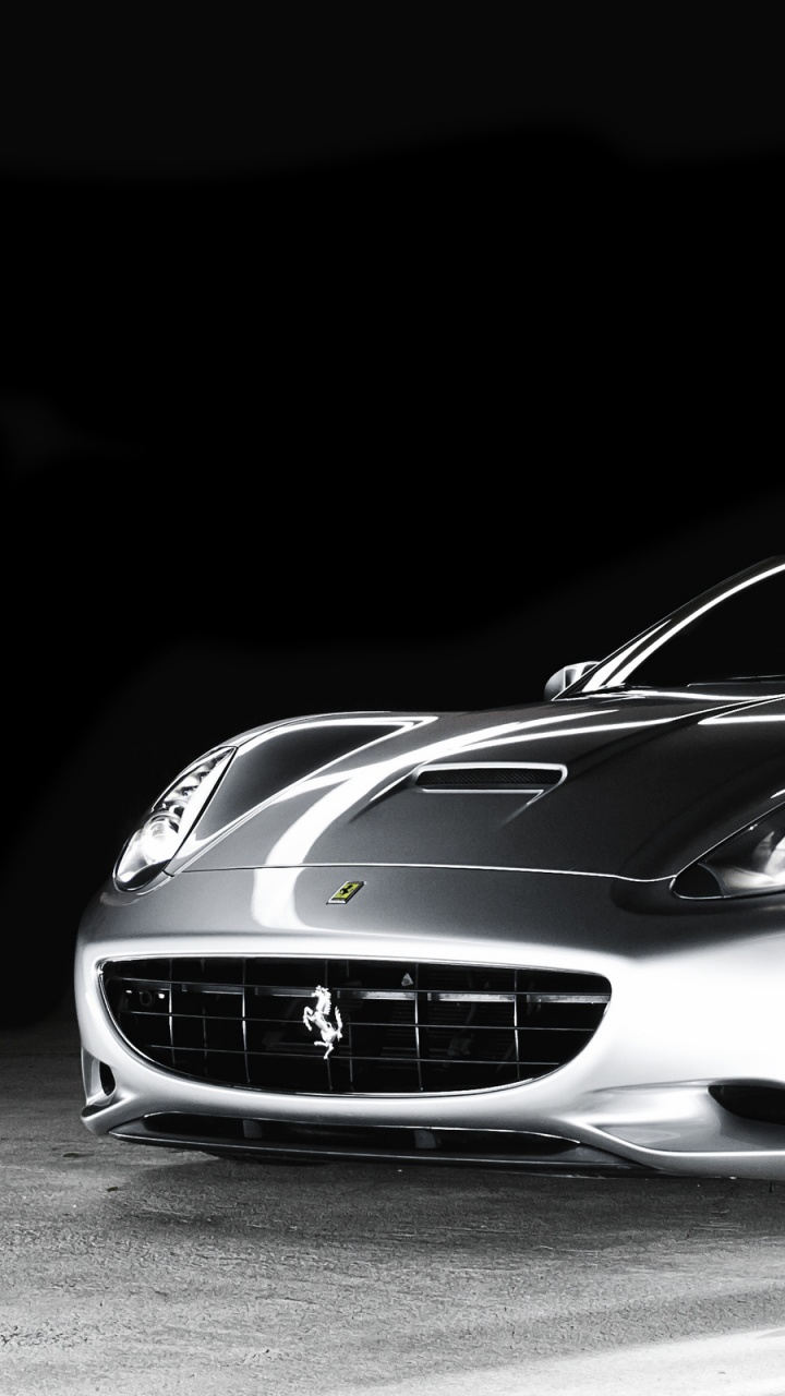 Lamborghini Aventador Blanche Sur Fond Noir. Wallpaper in 720x1280 Resolution