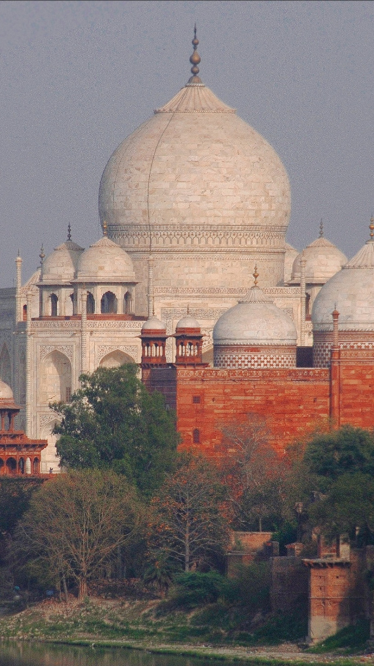 White and Brown Dome Building. Wallpaper in 750x1334 Resolution