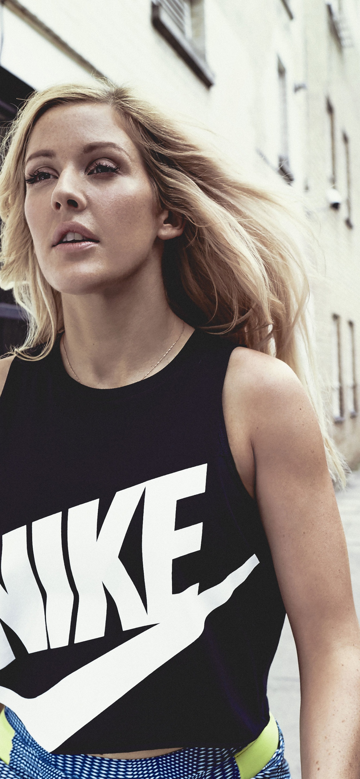 Ellie Goulding Nike, Ellie Goulding, Nike, Saft Wrld, Turnschuh. Wallpaper in 1242x2688 Resolution