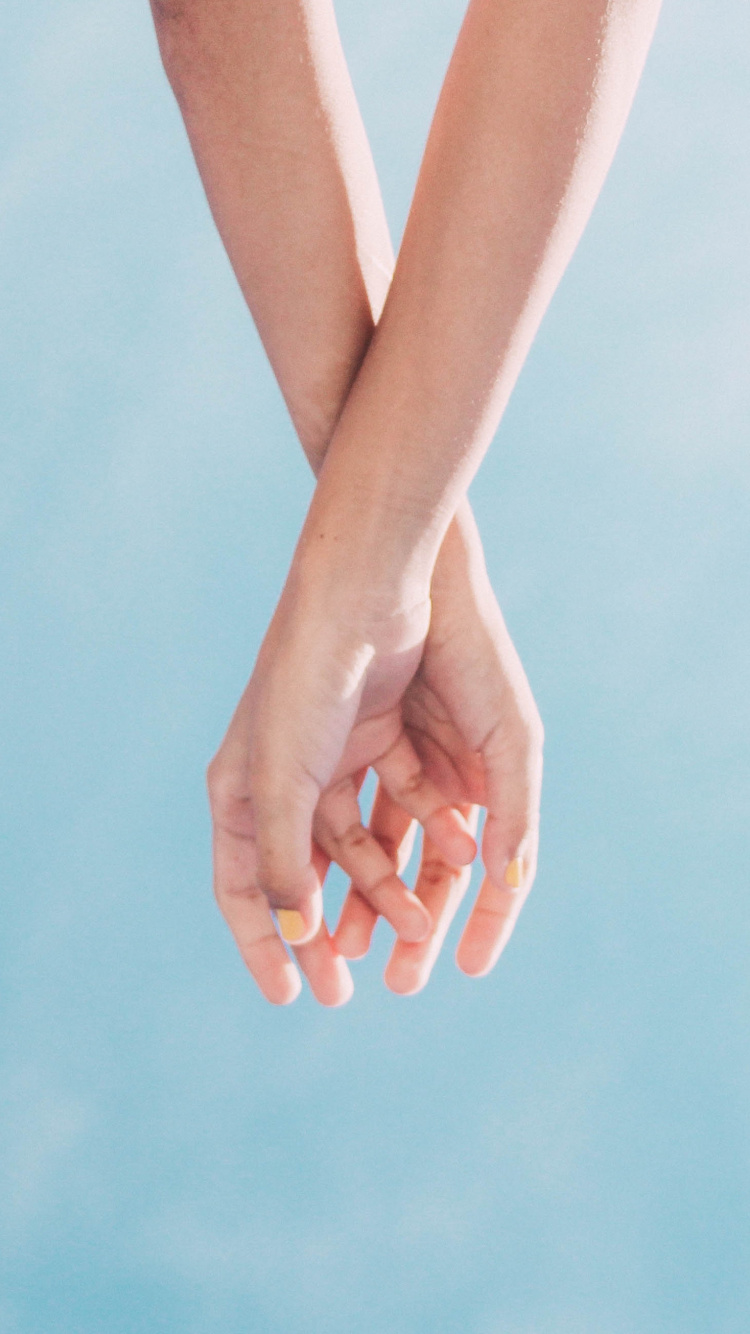 手, 皮肤, 人腿, 腿, 指甲 壁纸 750x1334 允许