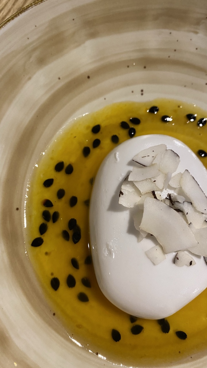 Fluid, Yellow, Liquid, Serveware, Dishware. Wallpaper in 720x1280 Resolution