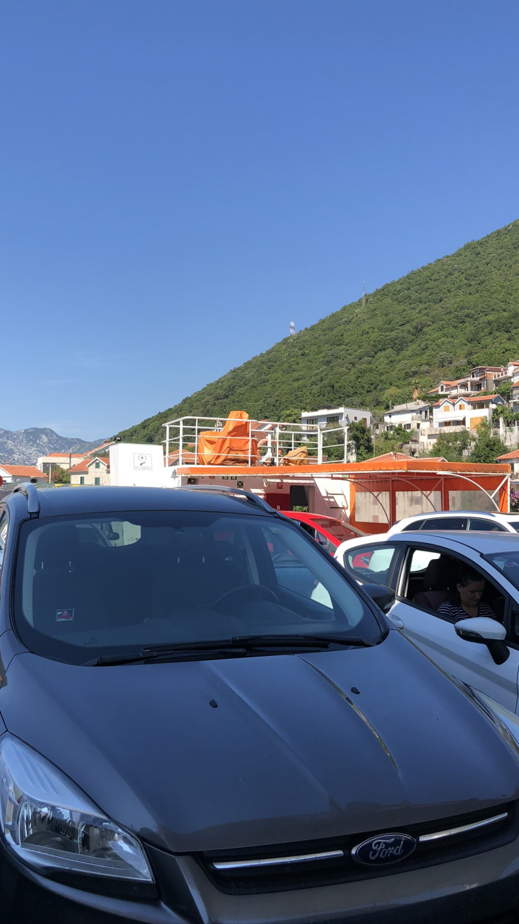 Voiture de Famille, Roi, Voiture Compacte, Voiture de Taille Moyenne, Voiture Sous-compacte. Wallpaper in 750x1334 Resolution