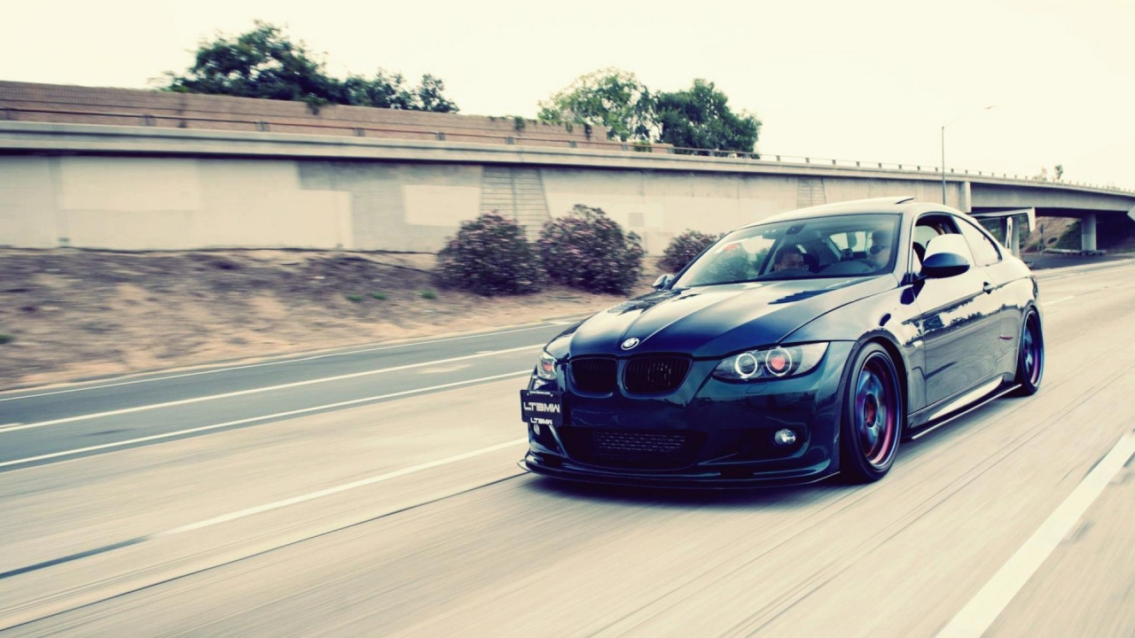 Black Mercedes Benz Coupe on Road During Daytime. Wallpaper in 1280x720 Resolution