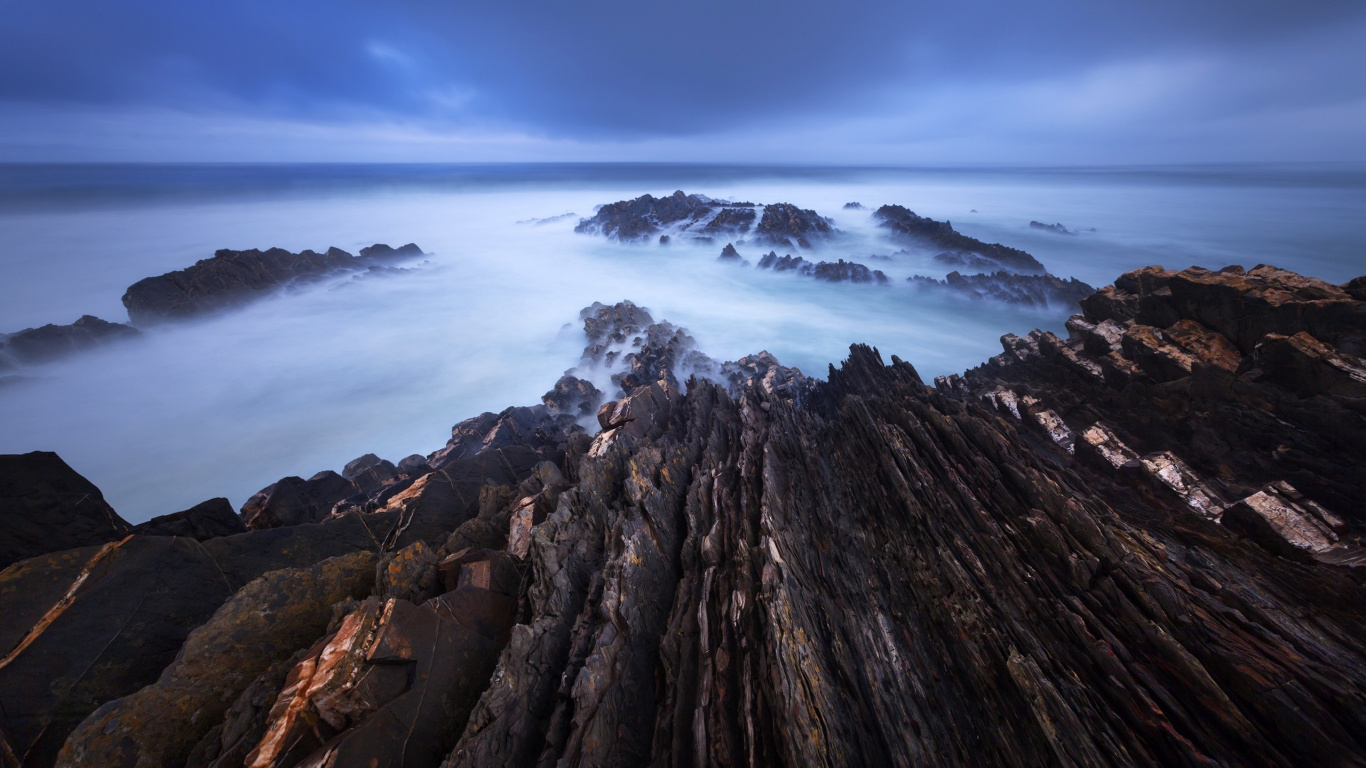 Brown Rock Formation Under White Clouds During Daytime. Wallpaper in 1366x768 Resolution