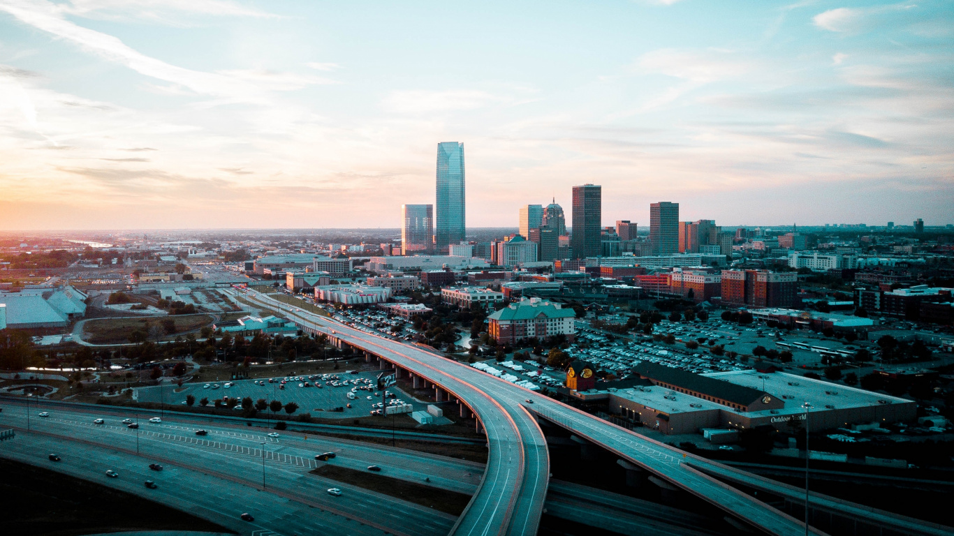 Edificios de la Ciudad Bajo el Cielo Blanco Durante el Día. Wallpaper in 1366x768 Resolution