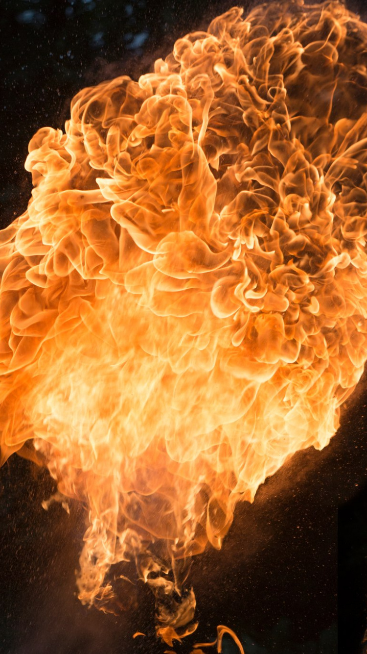 Ilustración de Fuego Naranja y Azul. Wallpaper in 750x1334 Resolution