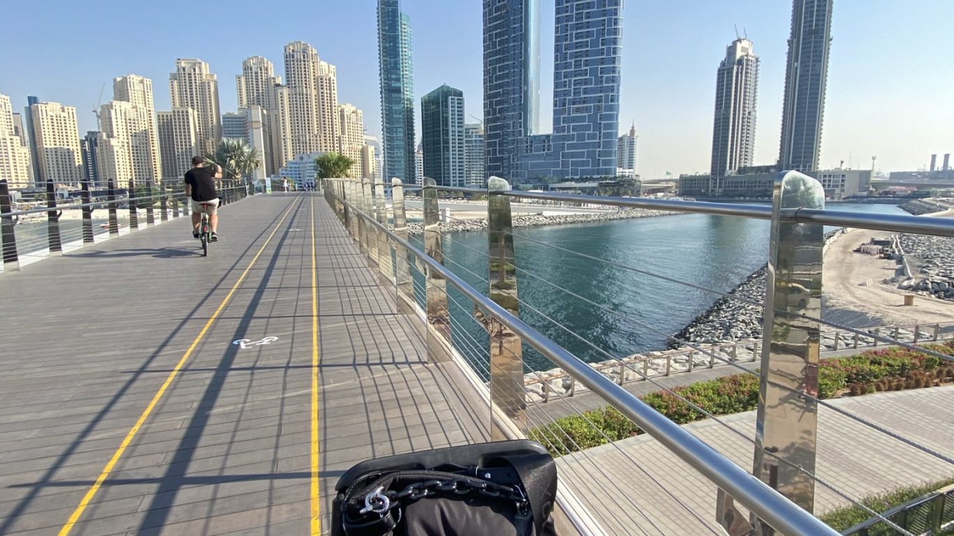 Dubaï, la Journée, Tour de Bloc, Vélo Accessoire, Métropole. Wallpaper in 1366x768 Resolution