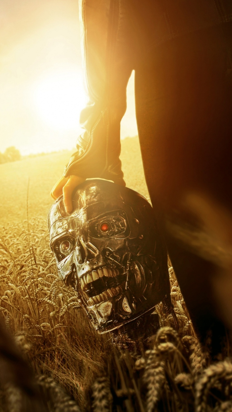 Person Mit Schwarzem Helm Auf Braunem Feld Tagsüber. Wallpaper in 750x1334 Resolution