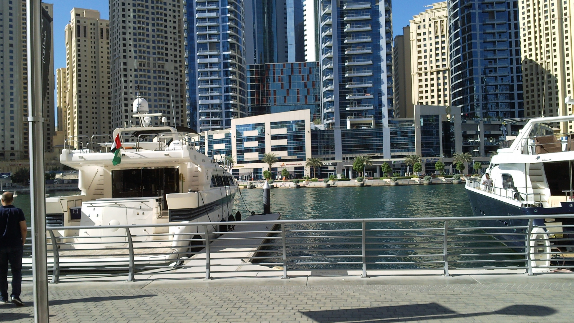 White and Black Boat on Water Near City Buildings During Daytime. Wallpaper in 1920x1080 Resolution