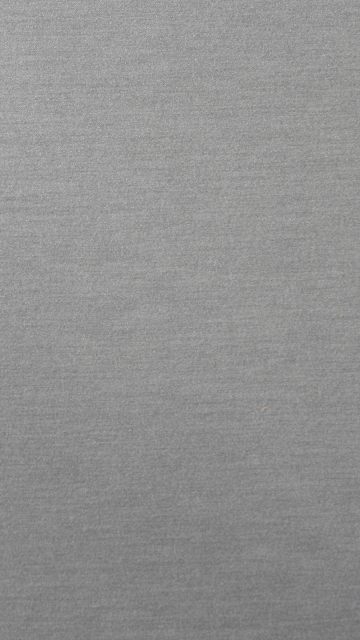 Textile Blanc Sur Table en Bois Marron. Wallpaper in 720x1280 Resolution