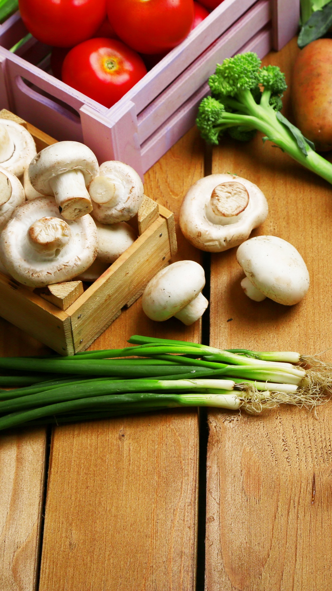 White Garlic Red and Green Chili. Wallpaper in 1080x1920 Resolution