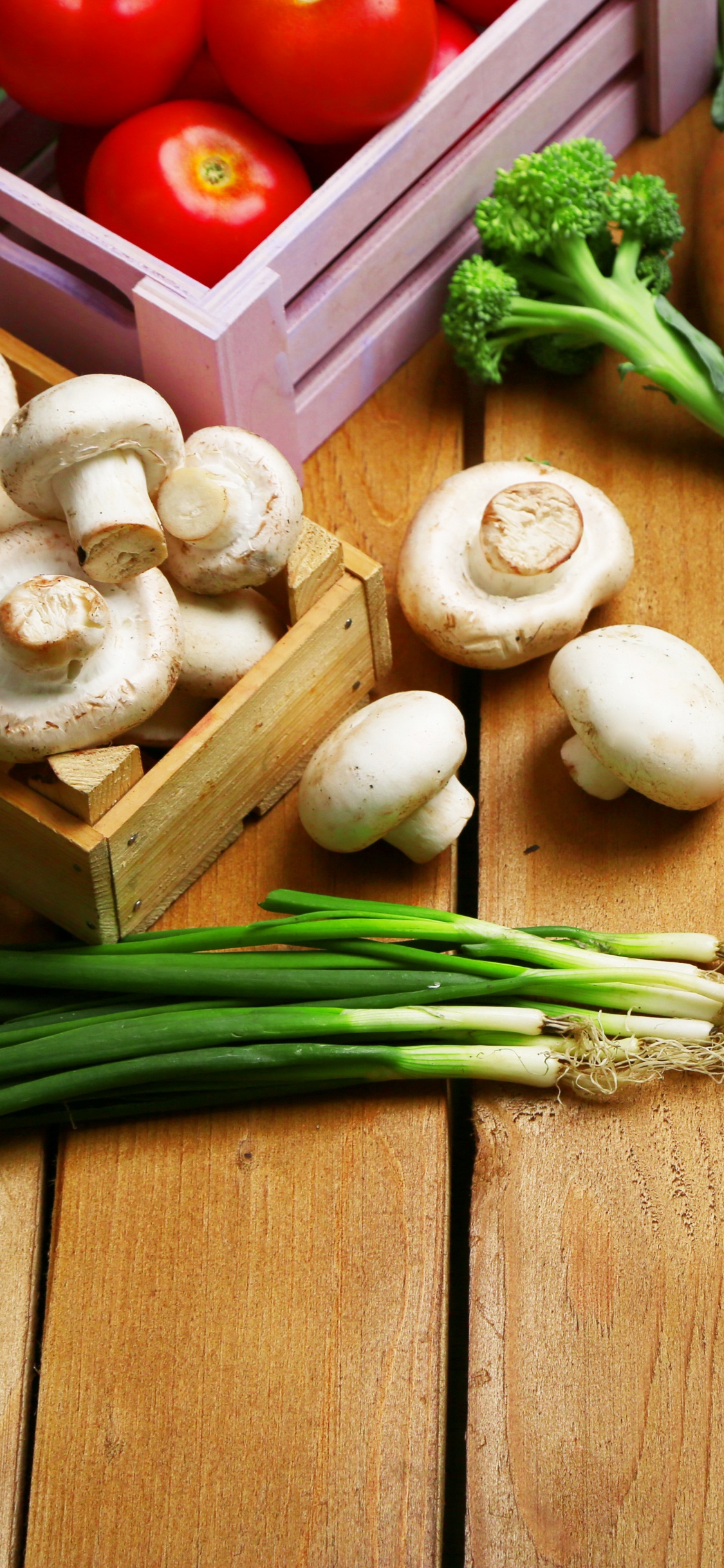 Weißer Knoblauch Roter Und Grüner Chili. Wallpaper in 1125x2436 Resolution