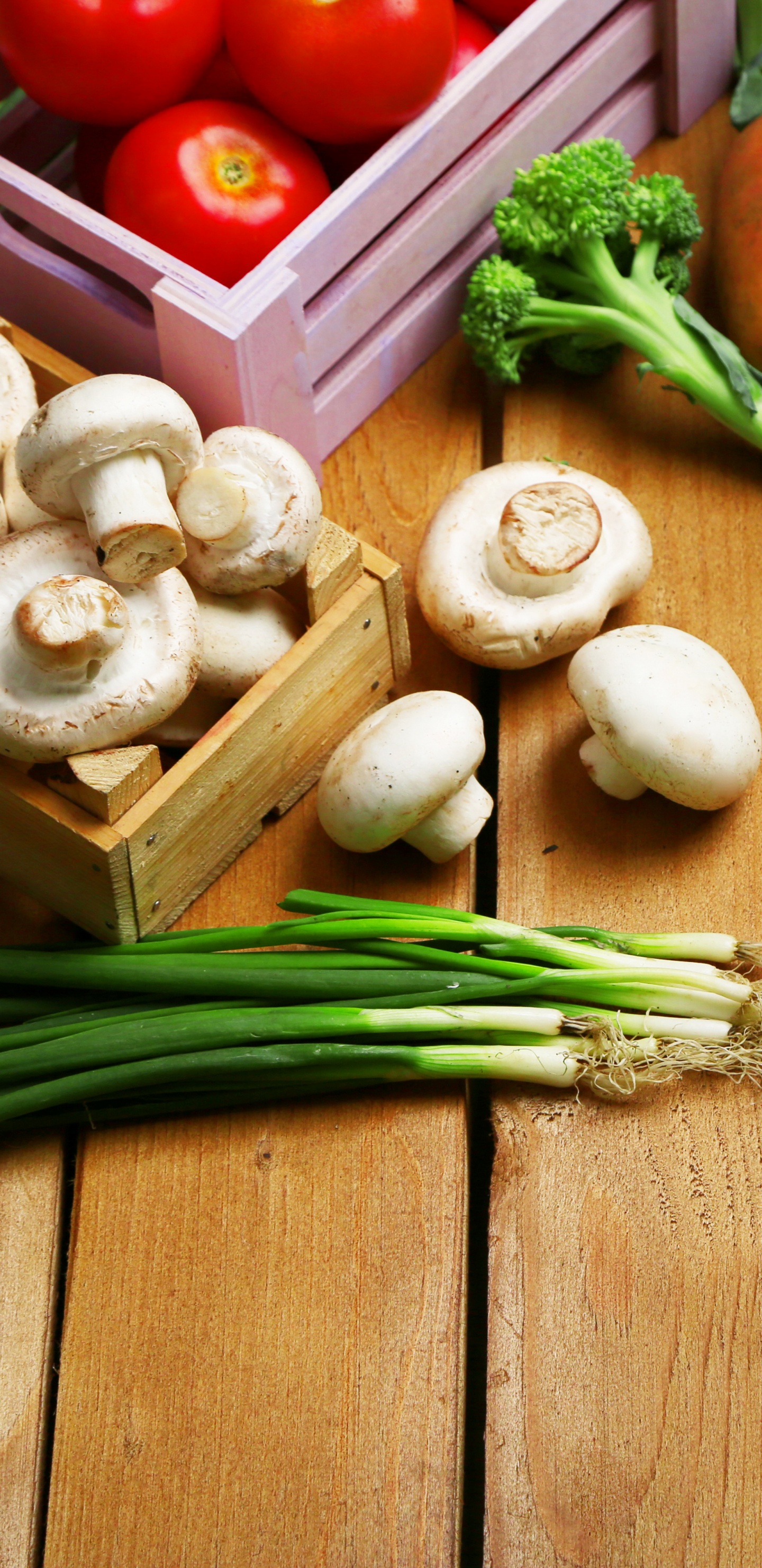 Weißer Knoblauch Roter Und Grüner Chili. Wallpaper in 1440x2960 Resolution