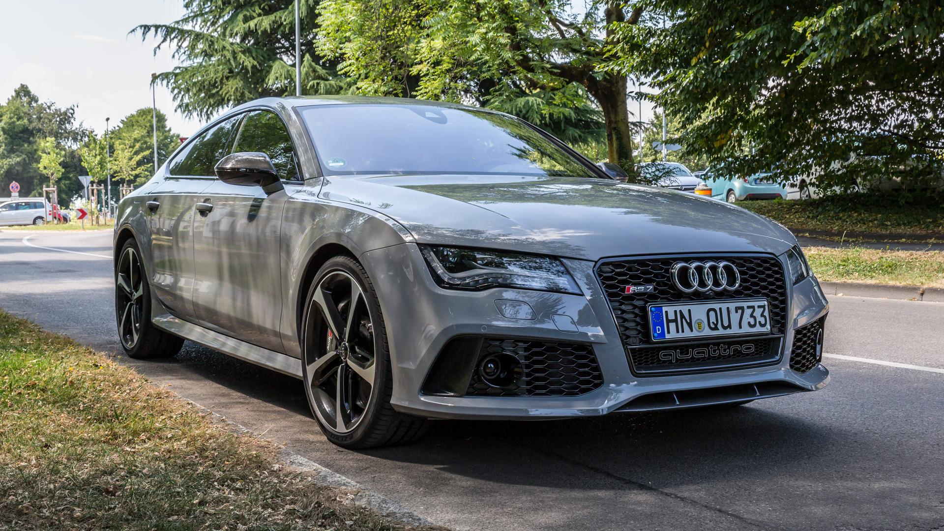 Schwarzes Mercedes-benz-coupé, Das Tagsüber in Der Nähe Grüner Bäume Geparkt Ist. Wallpaper in 1920x1080 Resolution