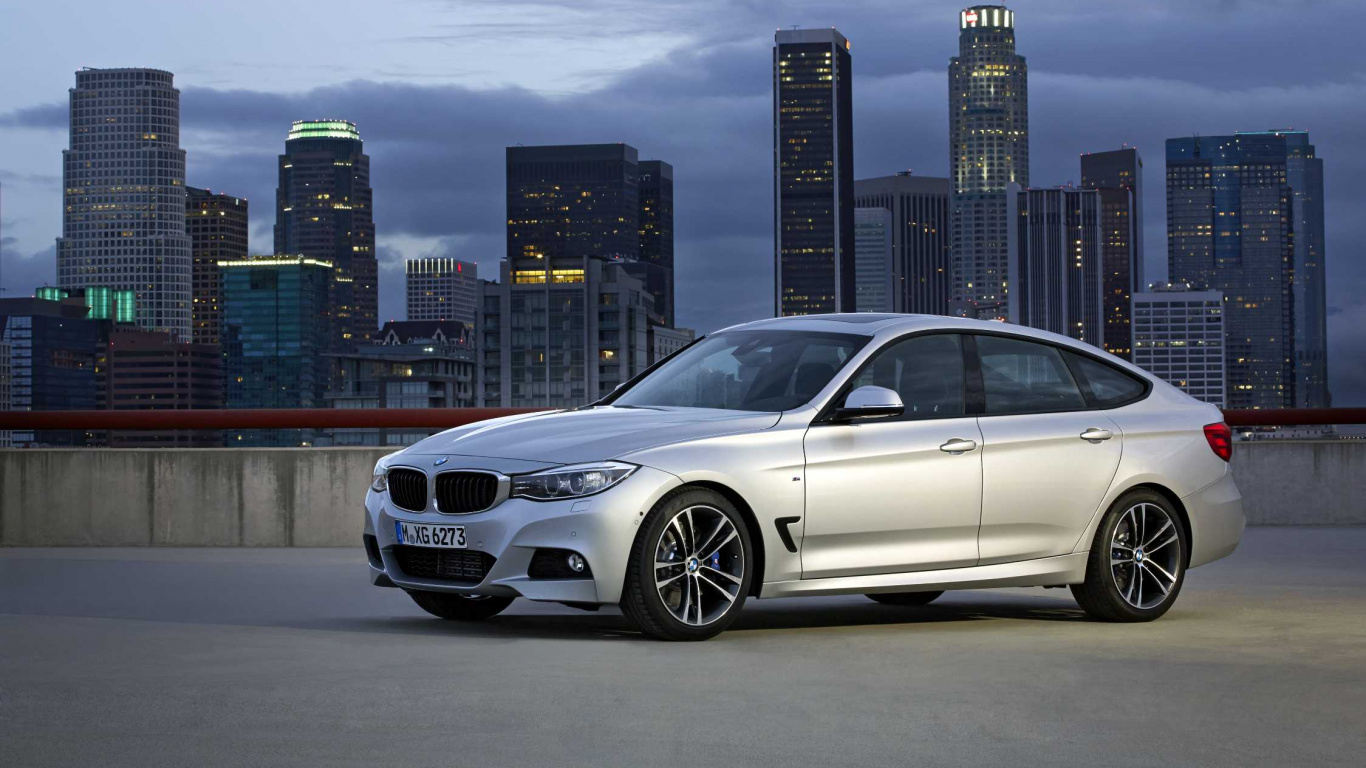 Silver Bmw m 3 on Road During Daytime. Wallpaper in 1366x768 Resolution