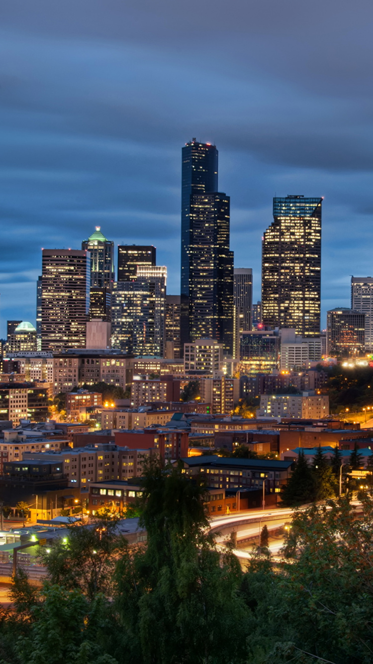 Lumières de la Ville Pendant la Nuit. Wallpaper in 750x1334 Resolution