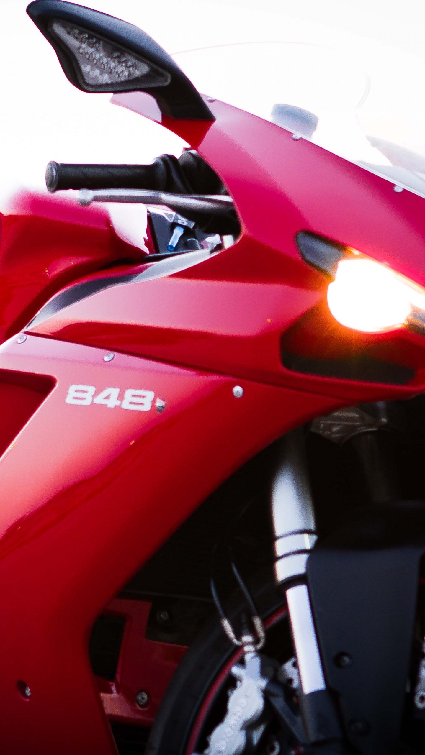 Red and Black Sports Bike. Wallpaper in 1440x2560 Resolution