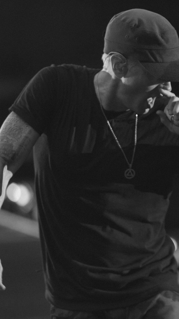Rappeur, Noir, Performance, la Musique de L'artiste, Chanteur. Wallpaper in 750x1334 Resolution
