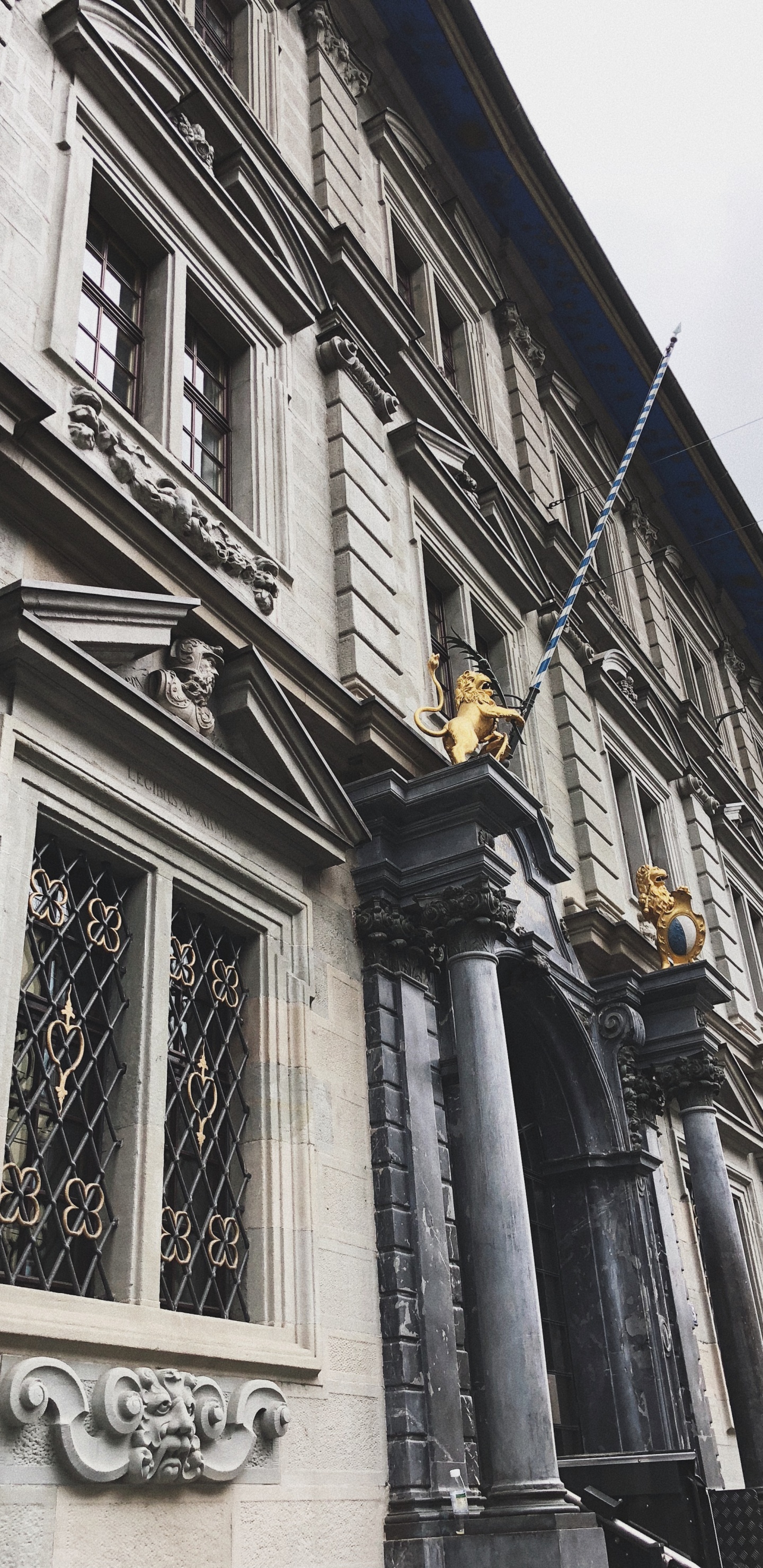 Wahrzeichen, Klassische Architektur, Architektur, Fassade, Eigenschaft. Wallpaper in 1440x2960 Resolution