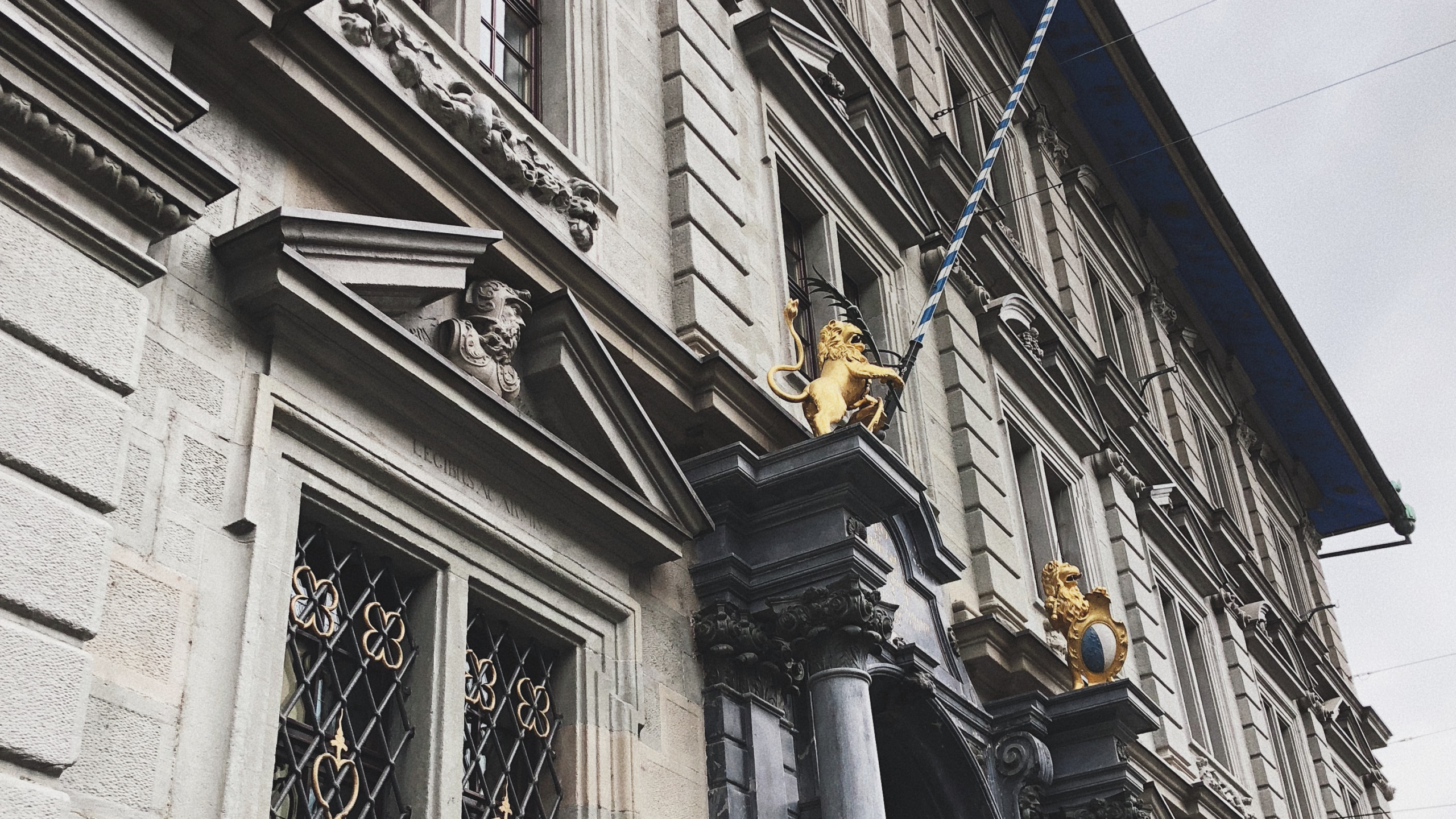 Wahrzeichen, Klassische Architektur, Architektur, Fassade, Eigenschaft. Wallpaper in 2560x1440 Resolution