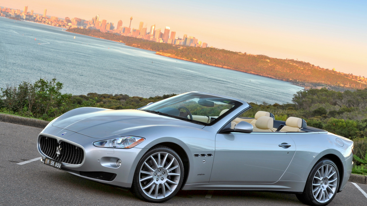 Silver Mercedes Benz Convertible Coupe on Gray Asphalt Road During Daytime. Wallpaper in 1280x720 Resolution