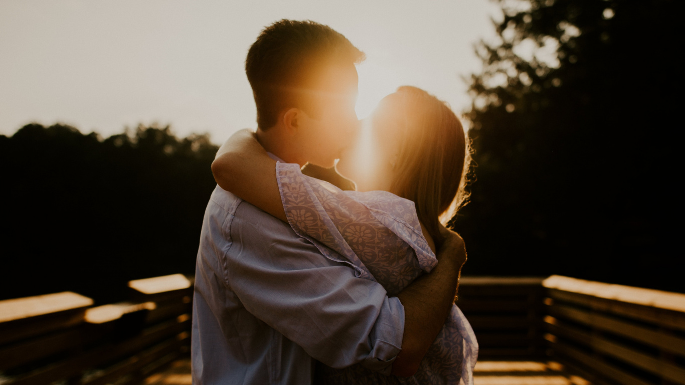 Câlin, Rétro-éclairage, Amour, Affection, Santé. Wallpaper in 1366x768 Resolution