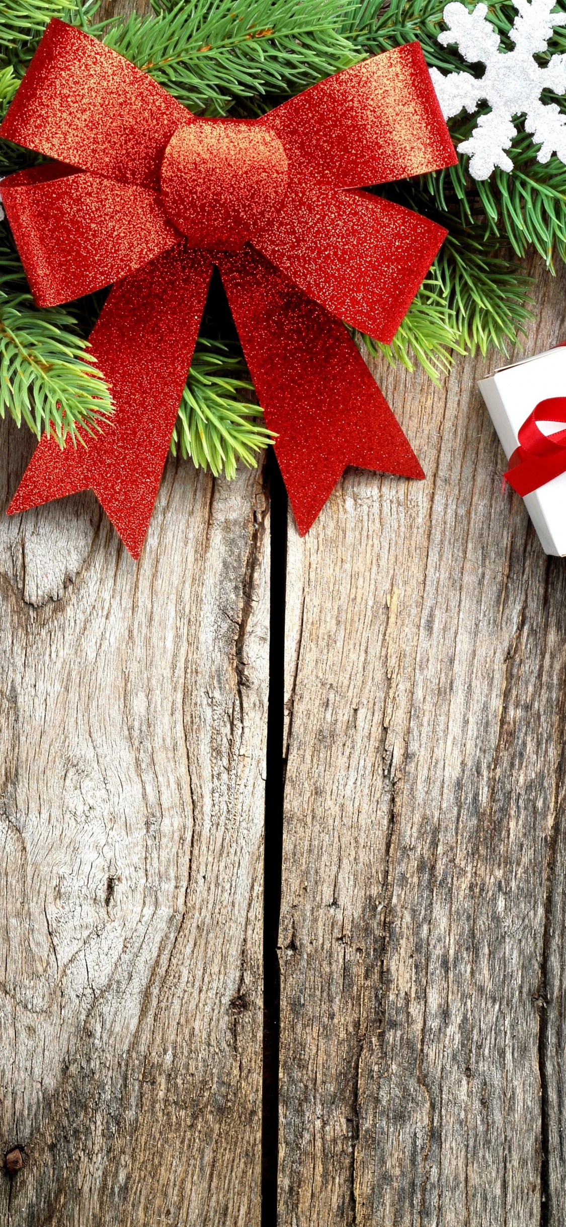 Weihnachten, Weihnachtsdekoration, Christmas Ornament, Neujahr, Geschenk. Wallpaper in 1125x2436 Resolution