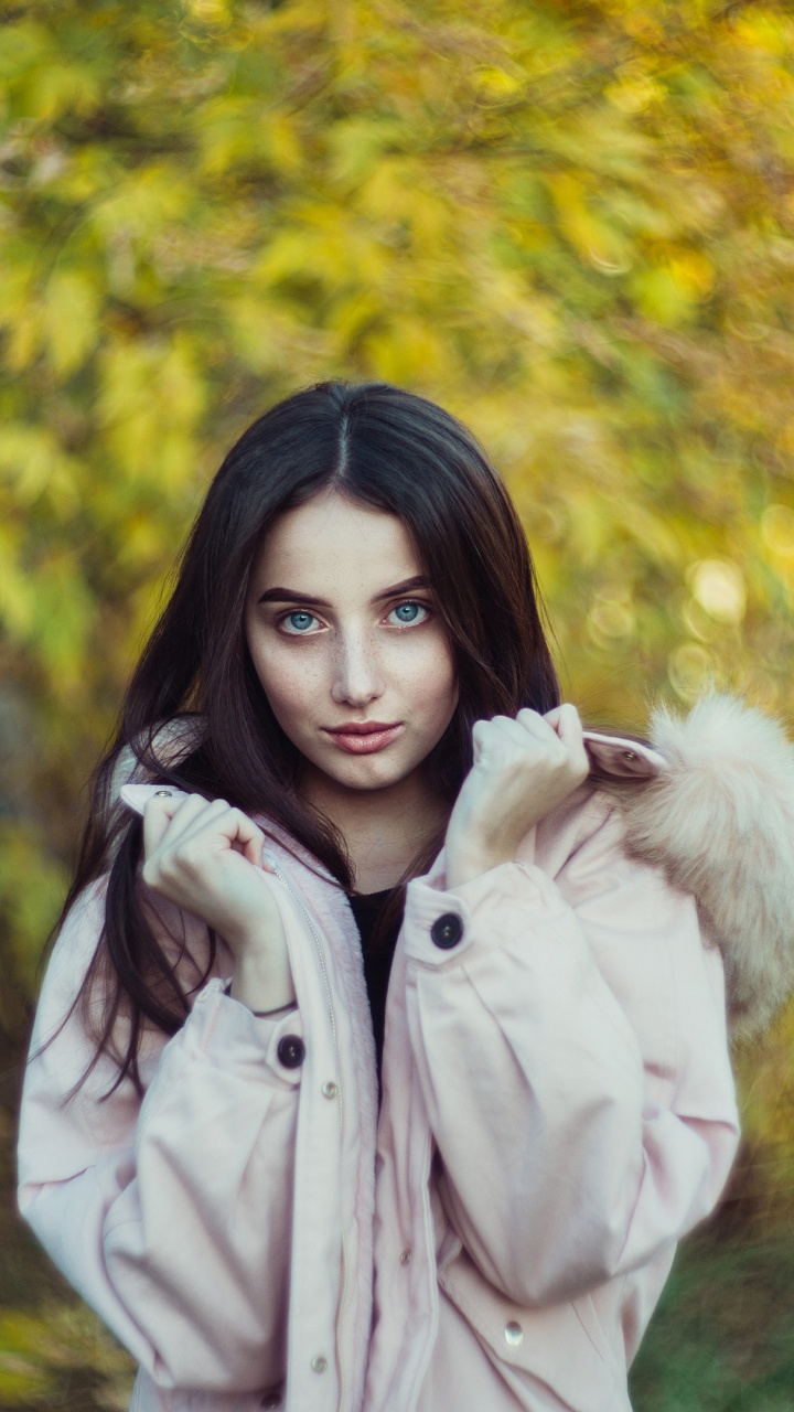 Natur, Gesicht, Lippe, Frisur, Menschen in Der Natur. Wallpaper in 720x1280 Resolution