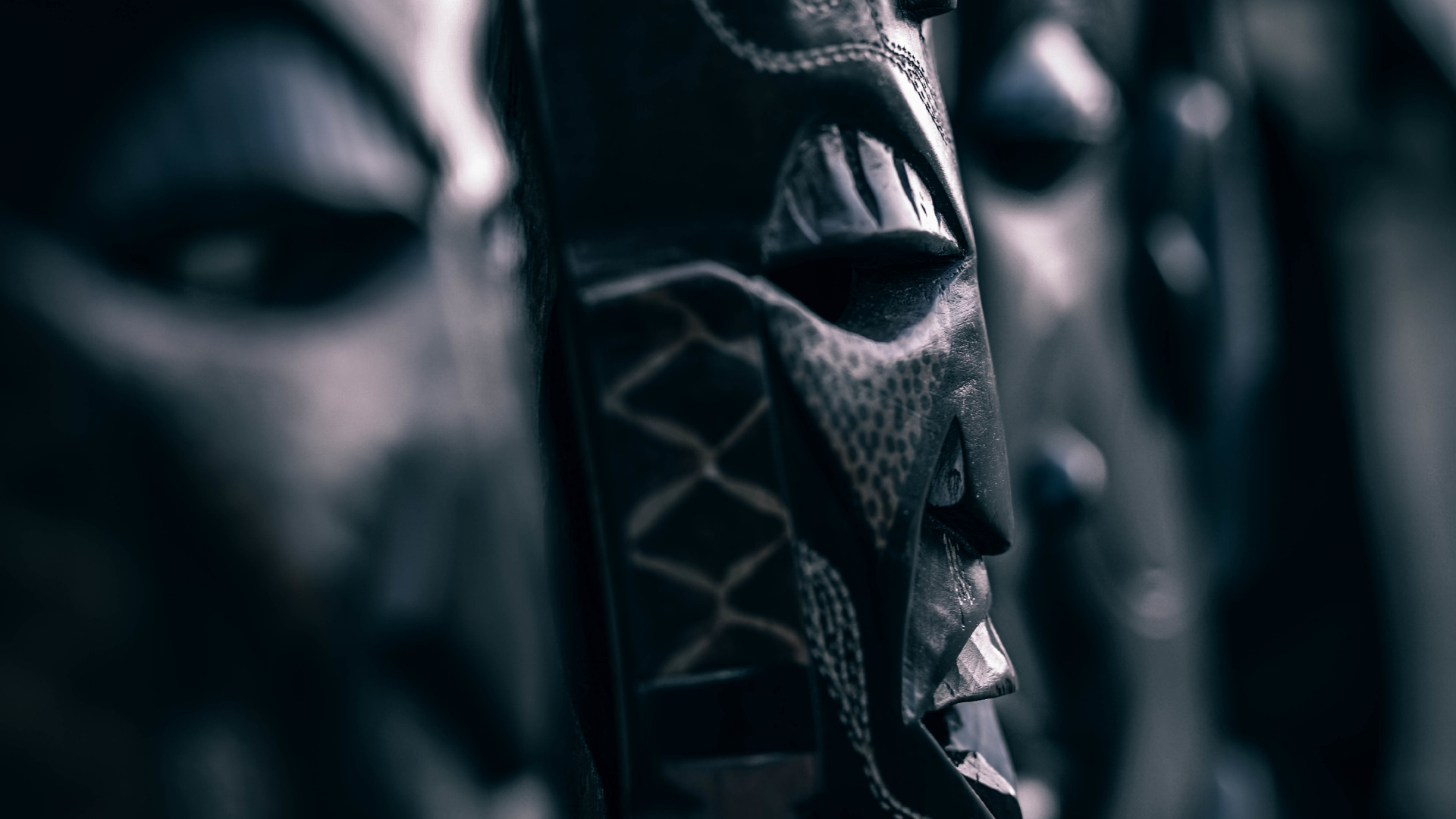 Photo en Noir et Blanc D'une Chaussure. Wallpaper in 1920x1080 Resolution