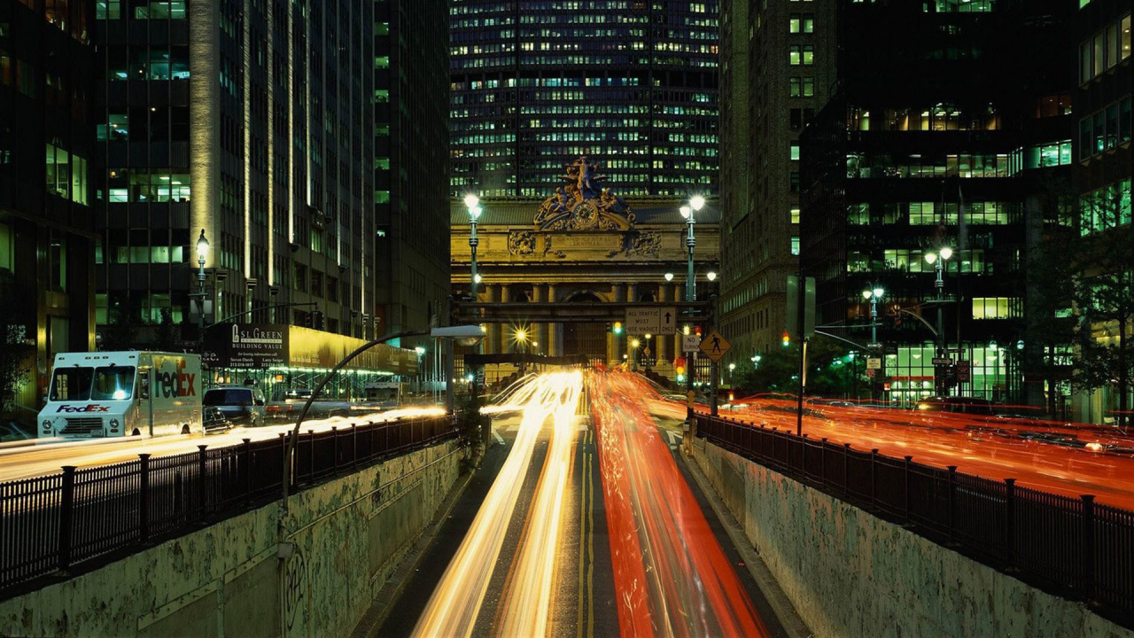 Photographie en Accéléré de Voitures Sur la Route Pendant la Nuit. Wallpaper in 1280x720 Resolution