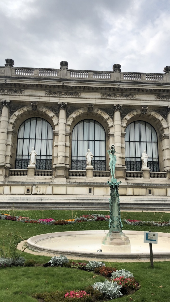 Palais Galliera, Grand Palais, Musée, Domaine National du Palais-royal, The Centre Pompidou. Wallpaper in 720x1280 Resolution