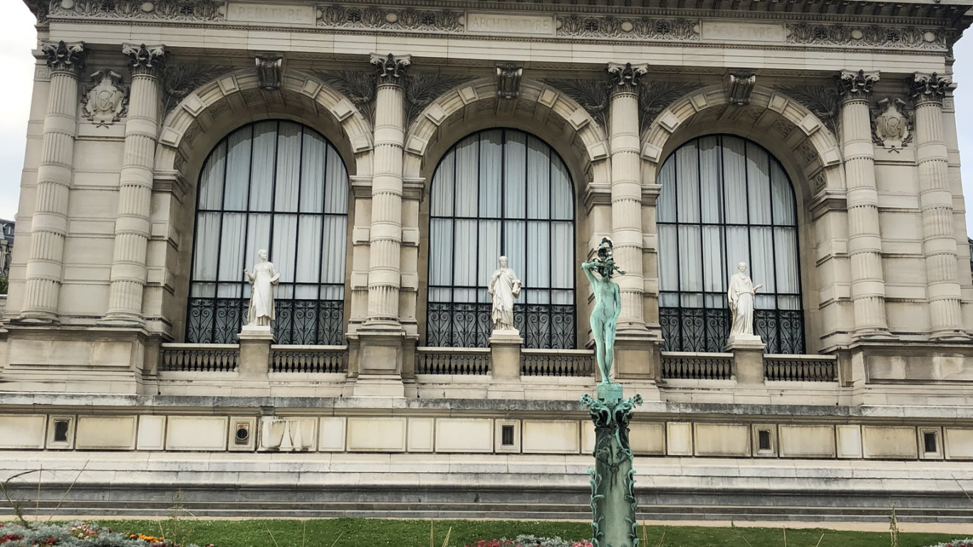 Palais Galliera, Grand Palais, Museum, Domaine National du Palais-royal, The Centre Pompidou. Wallpaper in 1366x768 Resolution