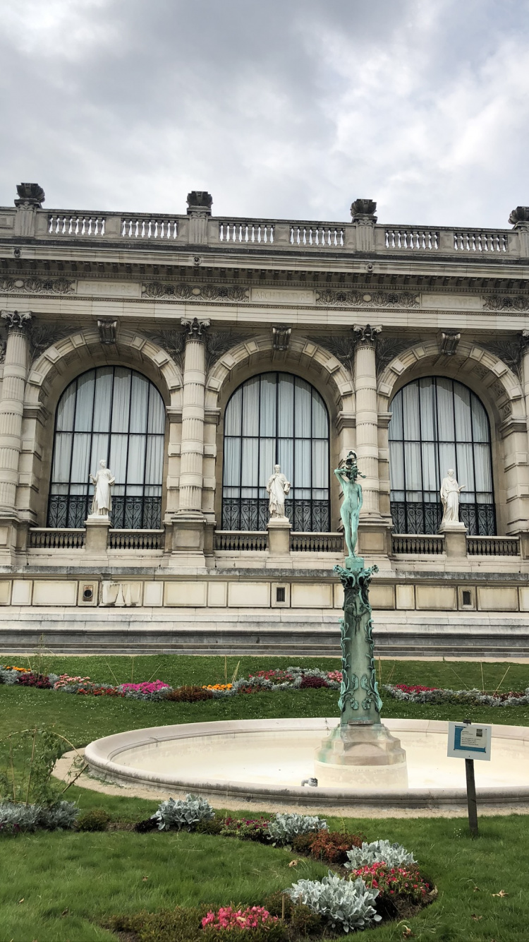 Palais Galliera, Grand Palais, Museum, Domaine National du Palais-royal, The Centre Pompidou. Wallpaper in 750x1334 Resolution