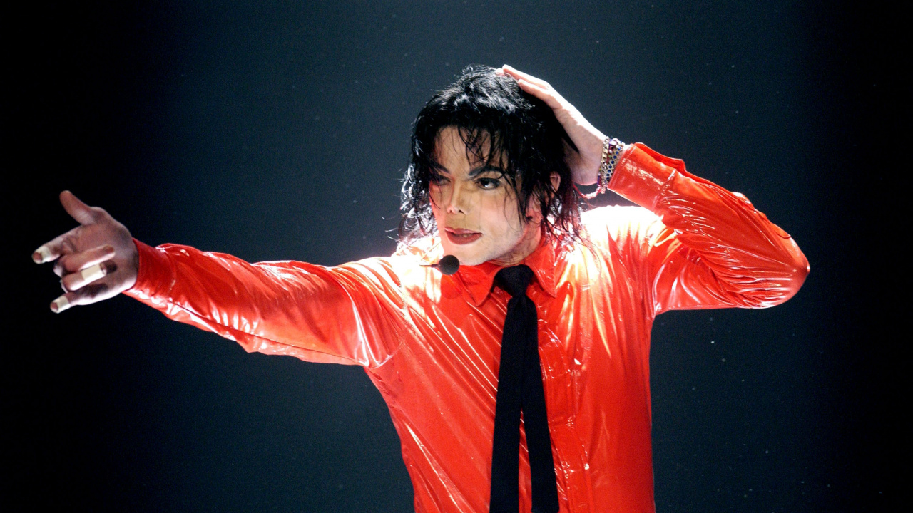 EXO, Pop Music, Boy Band, Red, Performance. Wallpaper in 1280x720 Resolution