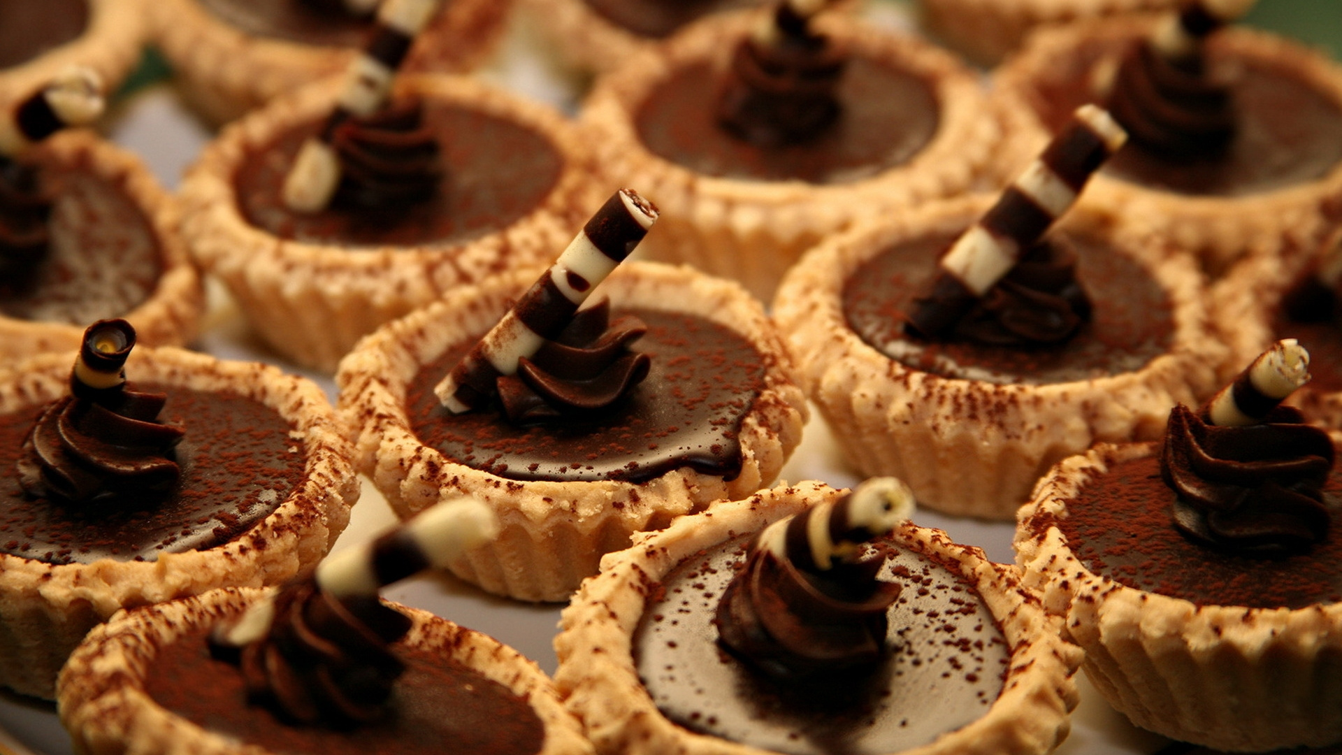 Schokoladenkuchen Mit Schokoladensirup Darüber. Wallpaper in 1920x1080 Resolution