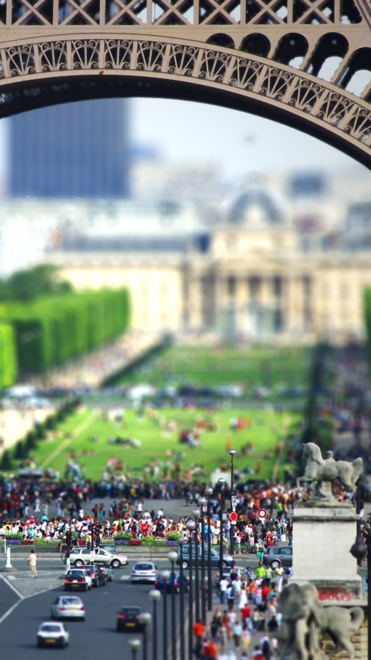 Voitures Sur Route Pendant la Journée. Wallpaper in 750x1334 Resolution