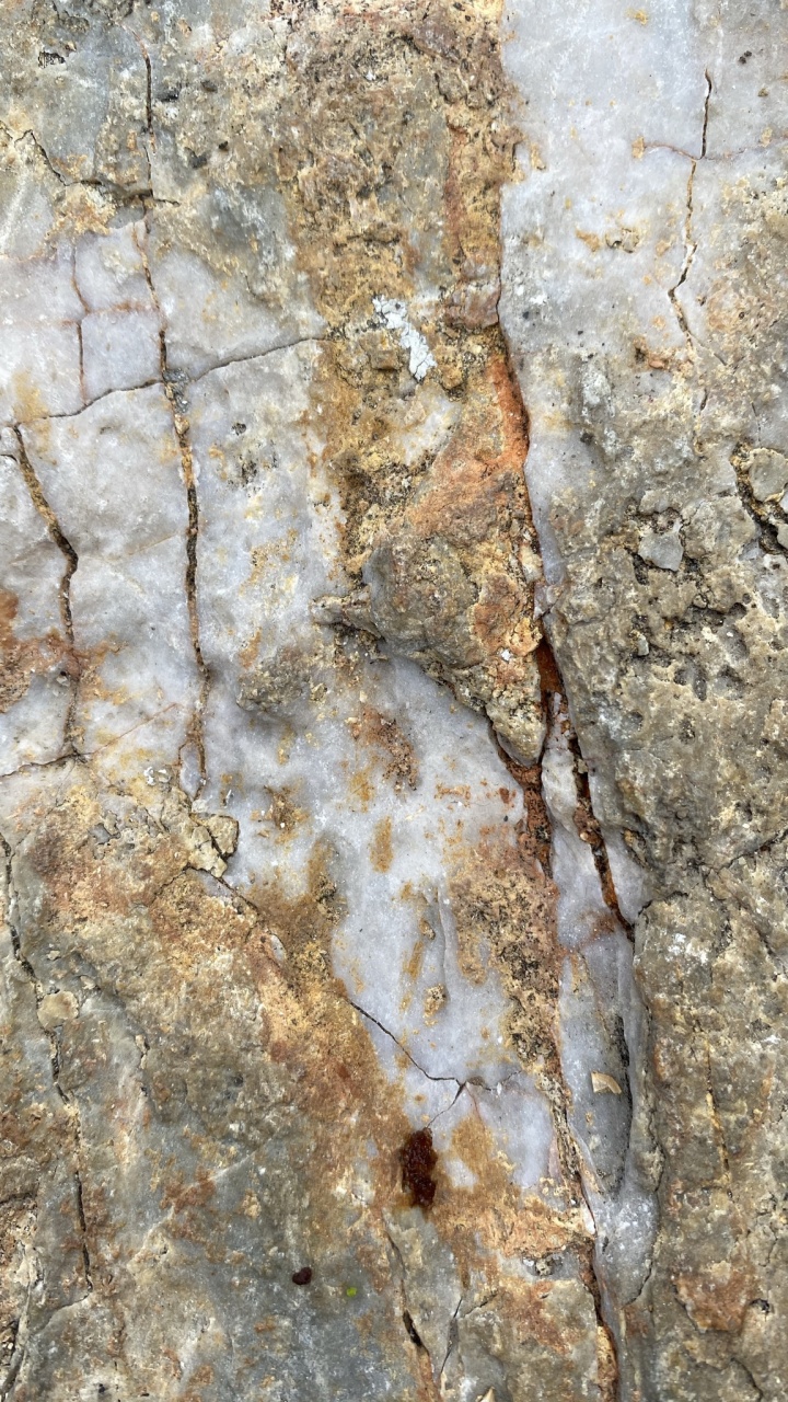 Geology, Outcrop, Igneous Rock, Brown, Bedrock. Wallpaper in 720x1280 Resolution