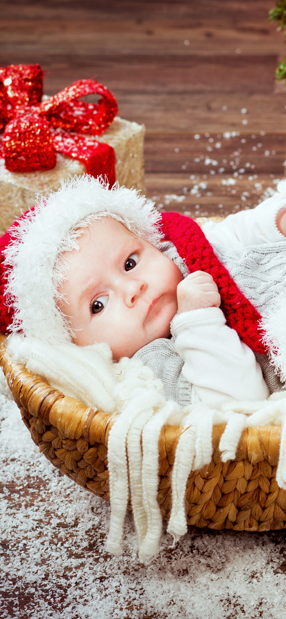 Bebé, Regalo, El Día De Navidad, Navidad, Decoración de la Navidad. Wallpaper in 1125x2436 Resolution